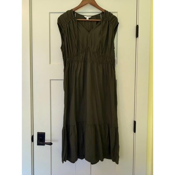 Time and Tru Dresses & Skirts - Time and Tru Womens Olive Green Smocked Waist Midi Dress L 12-14 NWT